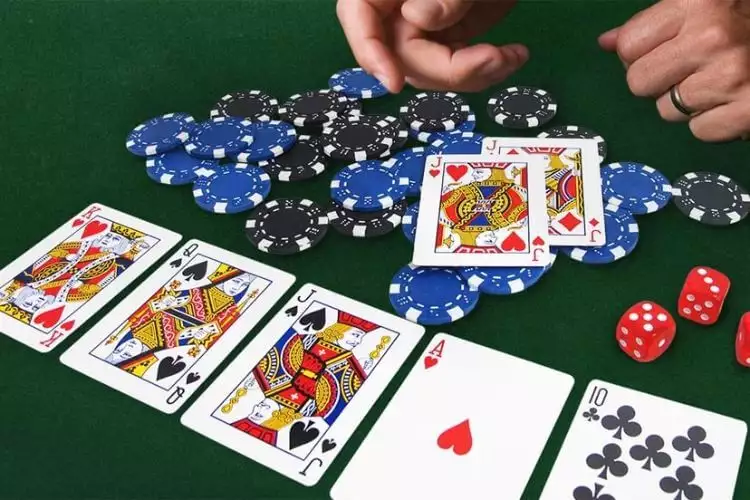 chơi poker online